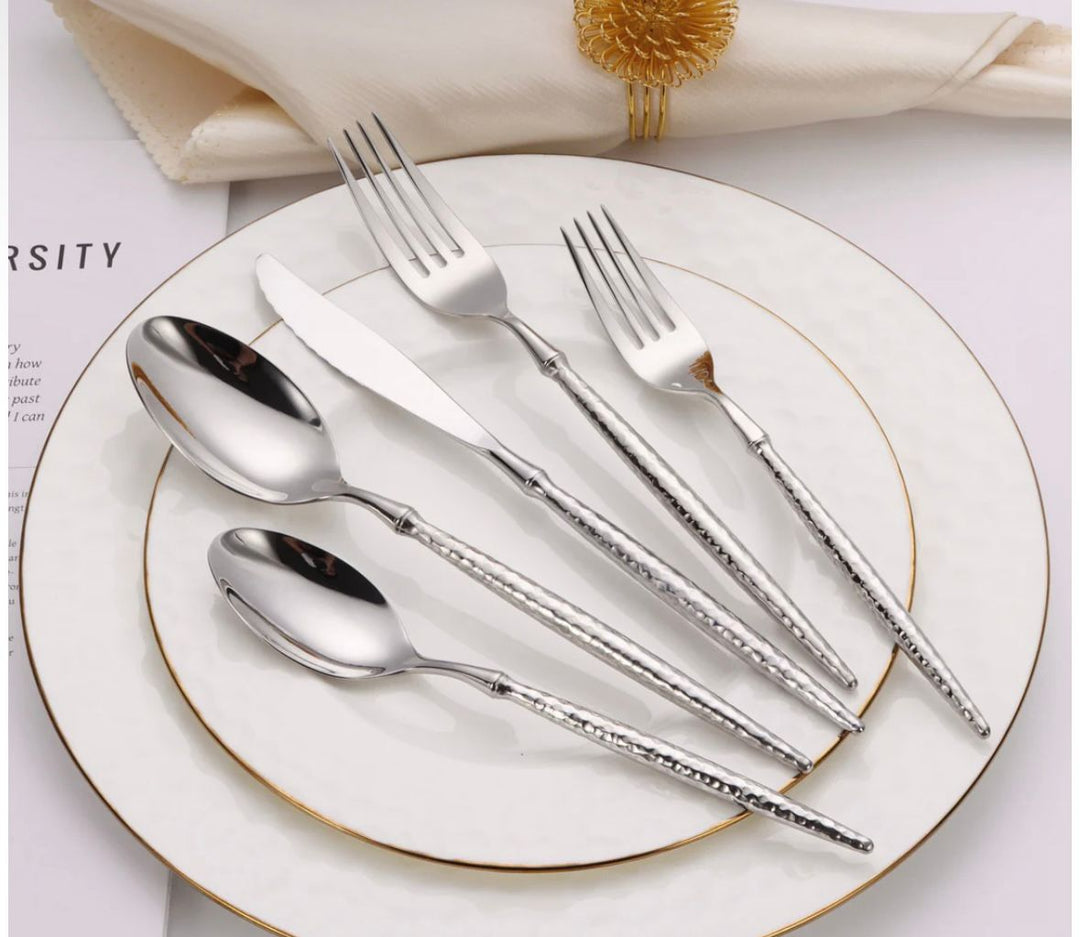 20 Pc Flatware Set Silver with Hammered Handles